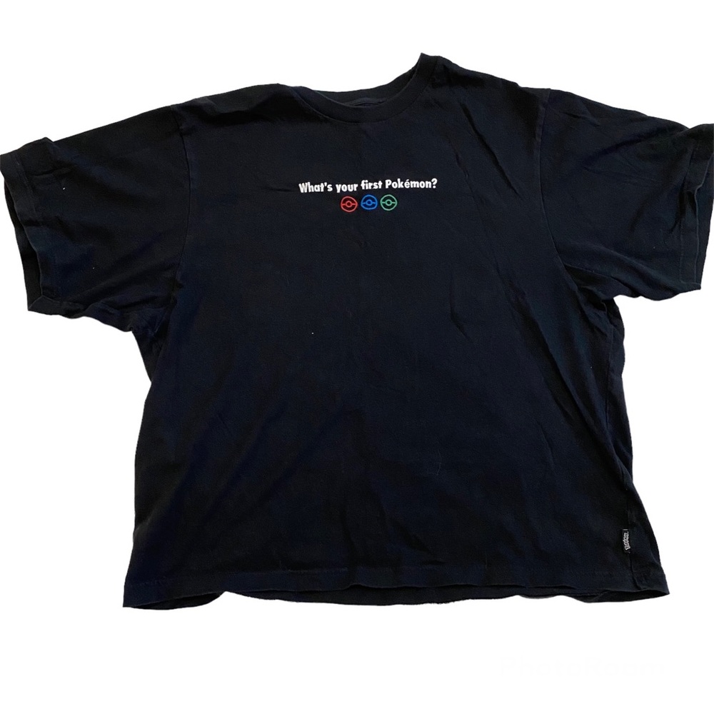 Uniqlo Pokemon Pokeball Stitched Embroidered Black Men XLarge T Shirt.